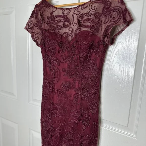 JS Collections Women's Boat Neck Short Sleeve Laced Burgundy  Mermaid Gown - Picture 9 of 16